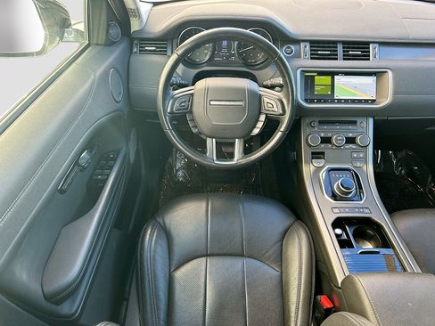 Used 2019 Land Rover Range Rover Evoque SE image 23