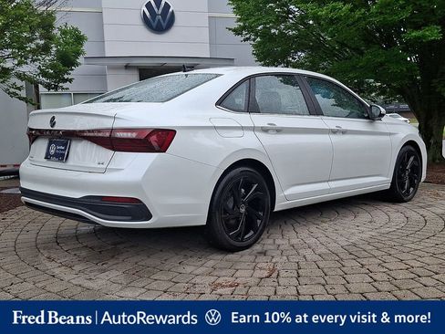 Used 2025 Volkswagen Jetta SE w/ Sunroof Package FWD image 6
