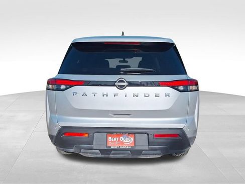 Certified 2025 Nissan Pathfinder S FWD image 6