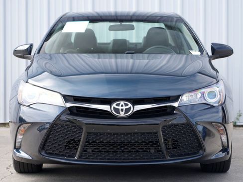 Used 2017 Toyota Camry SE image 6