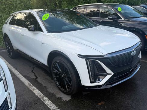 Certified 2024 Cadillac Lyriq Sport AWD/4WD image 3