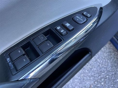 Used 2014 Toyota Avalon Limited image 16