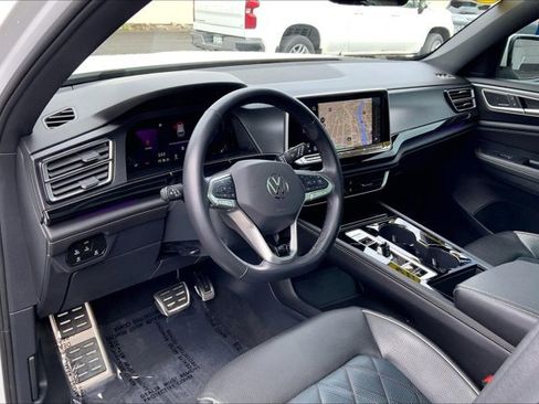 Used 2025 Volkswagen Atlas Cross Sport SEL Premium R-Line AWD/4WD image 14