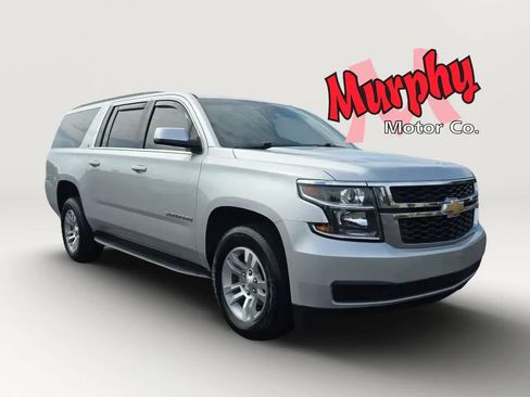 Used 2017 Chevrolet Suburban LT AWD/4WD image 3