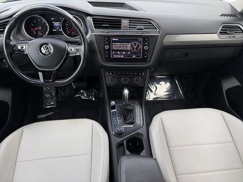 Used 2018 Volkswagen Tiguan SE w/ Panoramic Sunroof Package AWD/4WD image 16