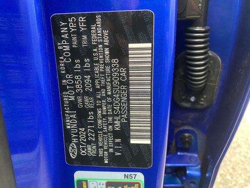 Used 2025 Hyundai Elantra SEL image 29