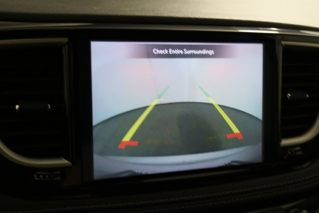 Used 2024 Chrysler Pacifica Limited FWD image 38