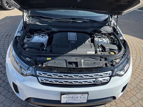 Used 2018 Land Rover Discovery HSE image 46