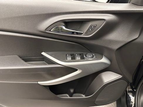Used 2025 Chevrolet Trax LS FWD image 14