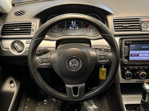 Used 2012 Volkswagen Passat 2.5 SE FWD image 19