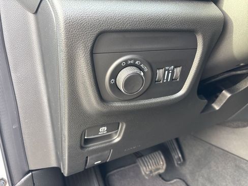 New 2026 Jeep Grand Cherokee Laredo X RWD image 9