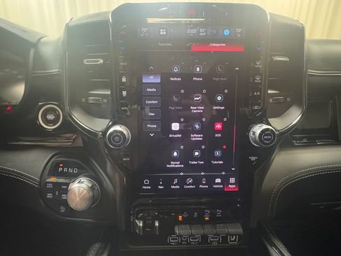 Used 2025 RAM 1500 Limited AWD/4WD image 32