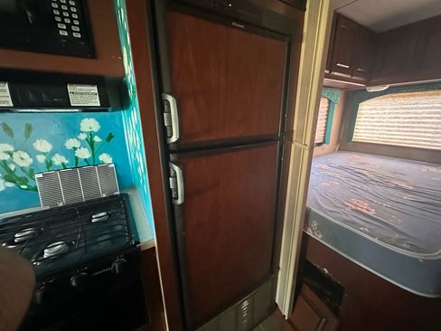 Used 2011 Mercedes-Benz Sprinter 3500 image 23