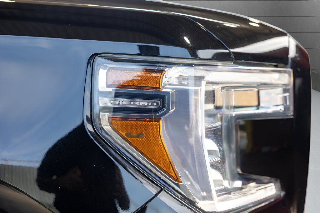 Used 2021 GMC Sierra 1500 Elevation w/ Preferred Package AWD/4WD image 14