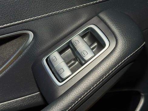 Used 2014 Mercedes-Benz S 550 Sedan image 20