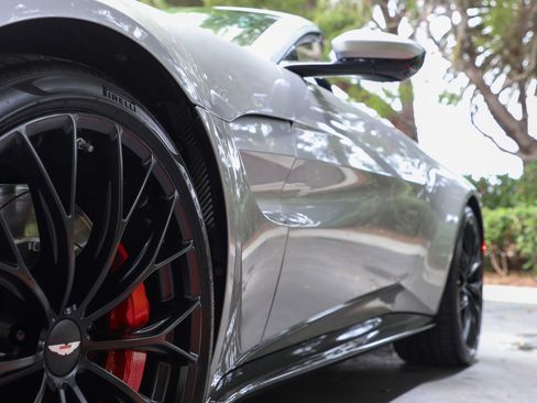 Used 2023 Aston Martin V8 Vantage Roadster RWD image 36
