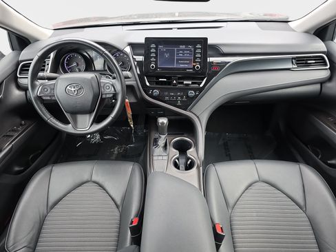 Used 2024 Toyota Camry SE FWD image 9