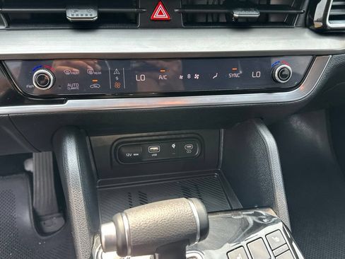 Used 2024 Kia Sportage EX AWD/4WD image 17