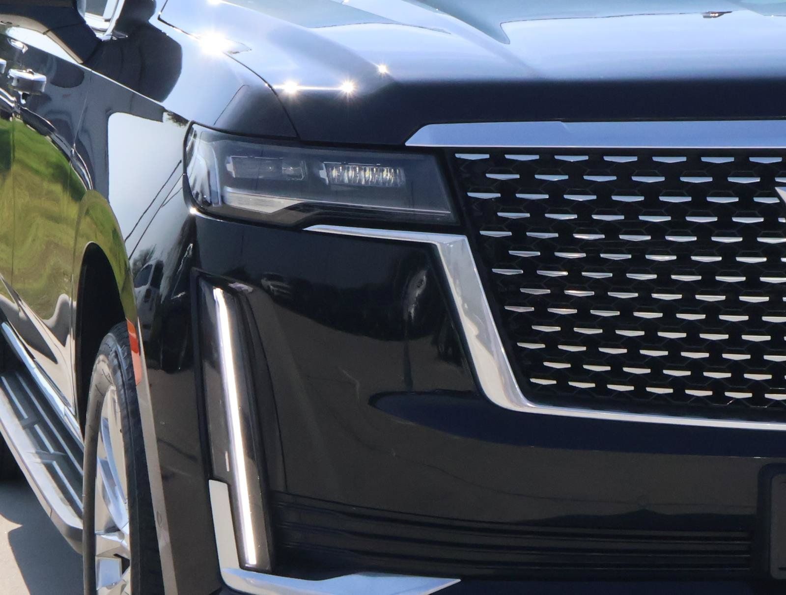 Used 2024 Cadillac Escalade ESV Premium Luxury w/ Performance Package AWD/4WD image 9