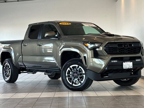 Certified 2026 Toyota Tacoma TRD Sport AWD/4WD image 2