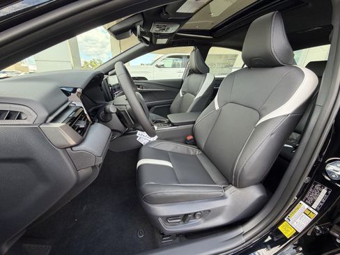 New 2026 Toyota Camry Hybrid AWD/4WD image 10