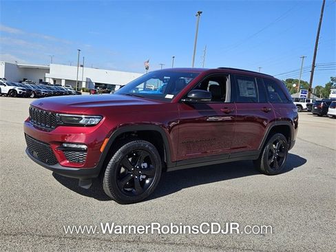 New 2025 Jeep Grand Cherokee Limited w/ Luxury Tech Group II image 3