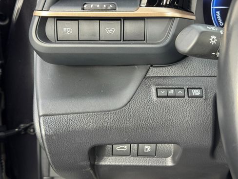 Used 2023 Toyota Crown XLE image 16