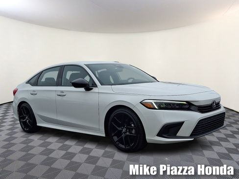 Used 2023 Honda Civic Sport image 1