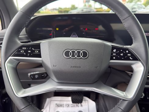 Used 2025 Audi Q5 Premium w/ Convenience Package AWD/4WD image 16