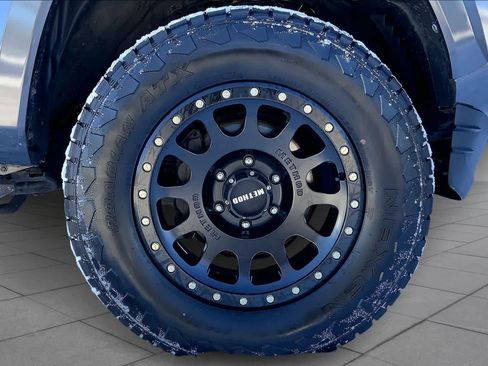 Used 2020 Toyota Tacoma SR5 image 11