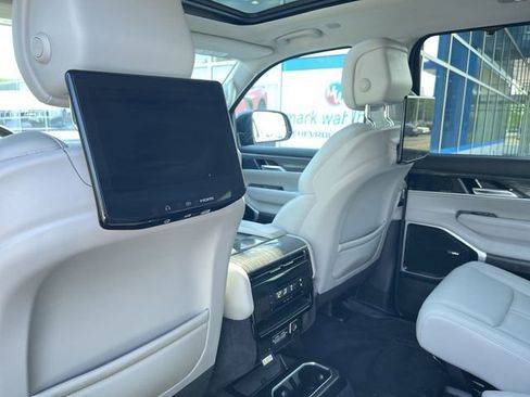 Used 2022 Jeep Wagoneer Series II w/ Convenience Group I AWD/4WD image 26