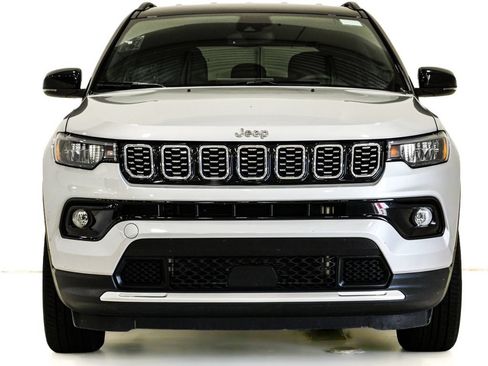 Used 2025 Jeep Compass Limited AWD/4WD image 2