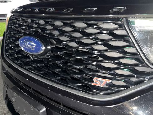 Used 2020 Ford Explorer ST w/ ST Street Pack image 38
