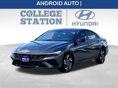 Used 2025 Hyundai Elantra Sport FWD image 6