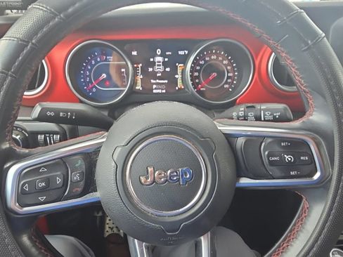 Used 2018 Jeep Wrangler Unlimited Rubicon w/ Dual Top Group AWD/4WD image 14