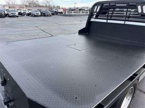 Used 2018 RAM 3500 Tradesman w/ Chrome Appearance Group image 5