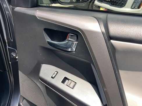 Used 2017 Toyota RAV4 XLE w/ Carpet Mat Package FWD image 17