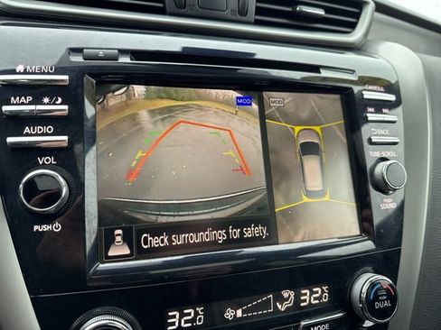 Used 2024 Nissan Murano SV image 14