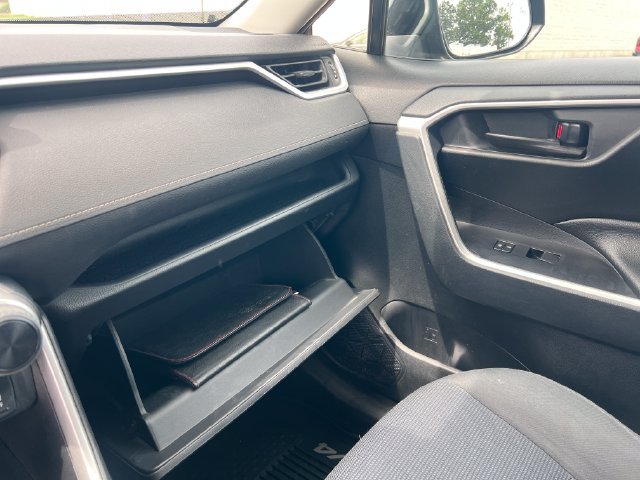 Used 2019 Toyota RAV4 LE w/ All Weather Liner Package AWD/4WD image 34