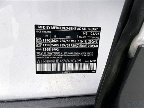 Certified 2025 Mercedes-Benz GLB 250 4MATIC image 6