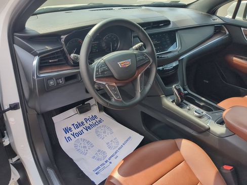 Certified 2021 Cadillac XT5 Premium Luxury AWD/4WD image 9