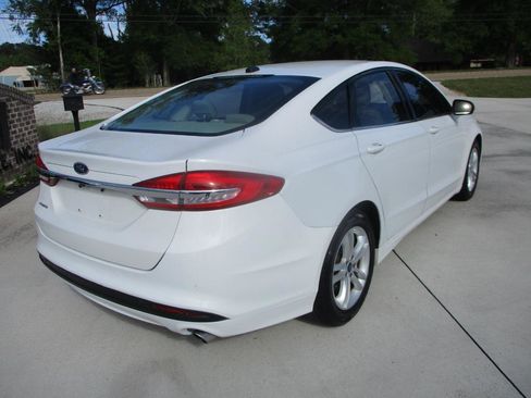 Used 2018 Ford Fusion SE image 14