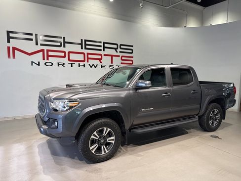 Used 2019 Toyota Tacoma TRD Sport image 8