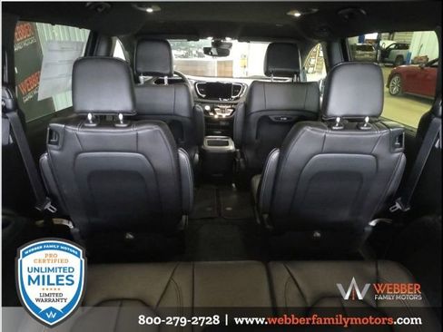 New 2026 Chrysler Pacifica Select image 9