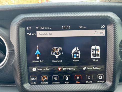 Used 2022 Jeep Gladiator Overland w/ Popular Equipment Package AWD/4WD image 27