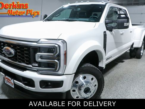 Used 2025 Ford F450 Platinum w/ FX4 Off-Road Package AWD/4WD image 1