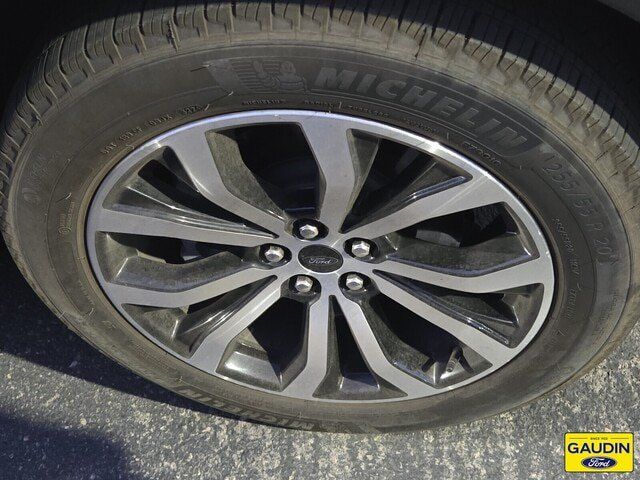 Certified 2025 Ford Explorer ST-Line w/ Premium Package RWD image 4