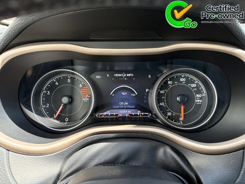 Certified 2018 Jeep Cherokee Limited FWD image 48