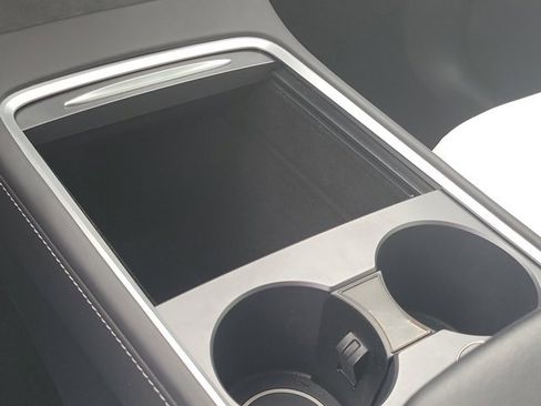 Used 2024 Tesla Model Y Long Range image 25