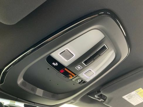 Certified 2025 Volvo XC90 T8 Ultra AWD/4WD image 24